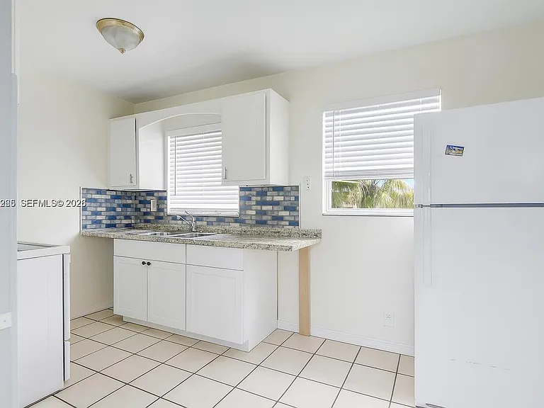 2151 NW 7th St #9 — Photo 3