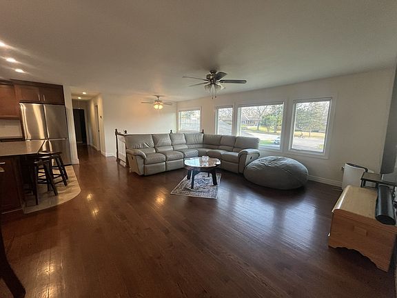 3rd image of 347 W Francis Rd