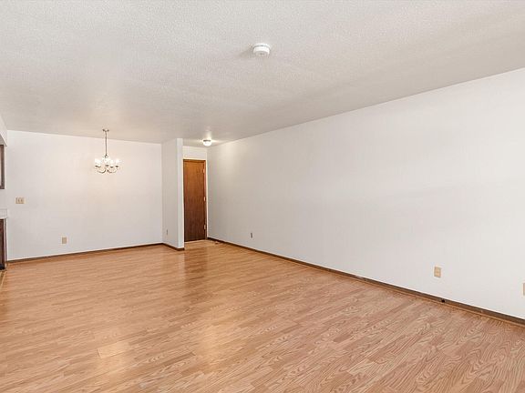 4th image of 7815 Douglas Ave APT 108