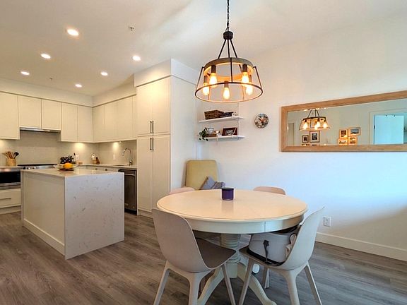 5th image of 700 Clarke Rd #402