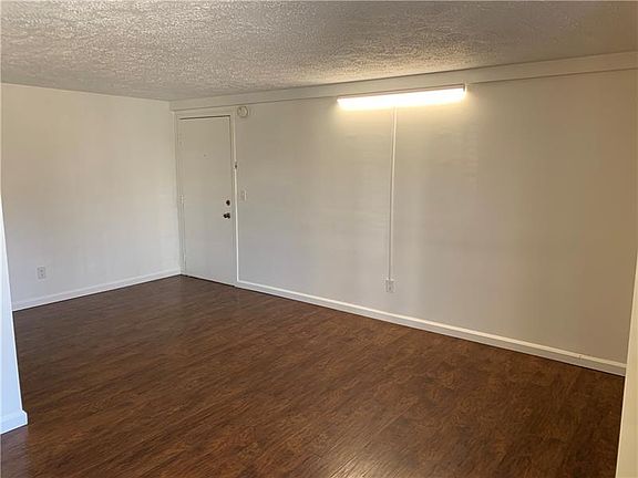 5th image of 966 Woodhollow Dr #1A