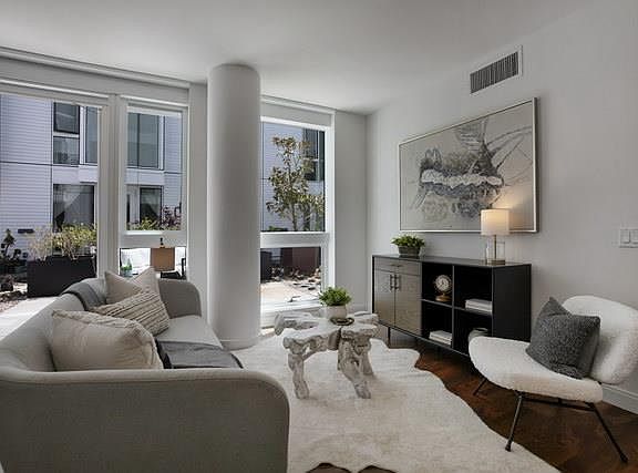 3rd image of 555 Fulton St Suite 213