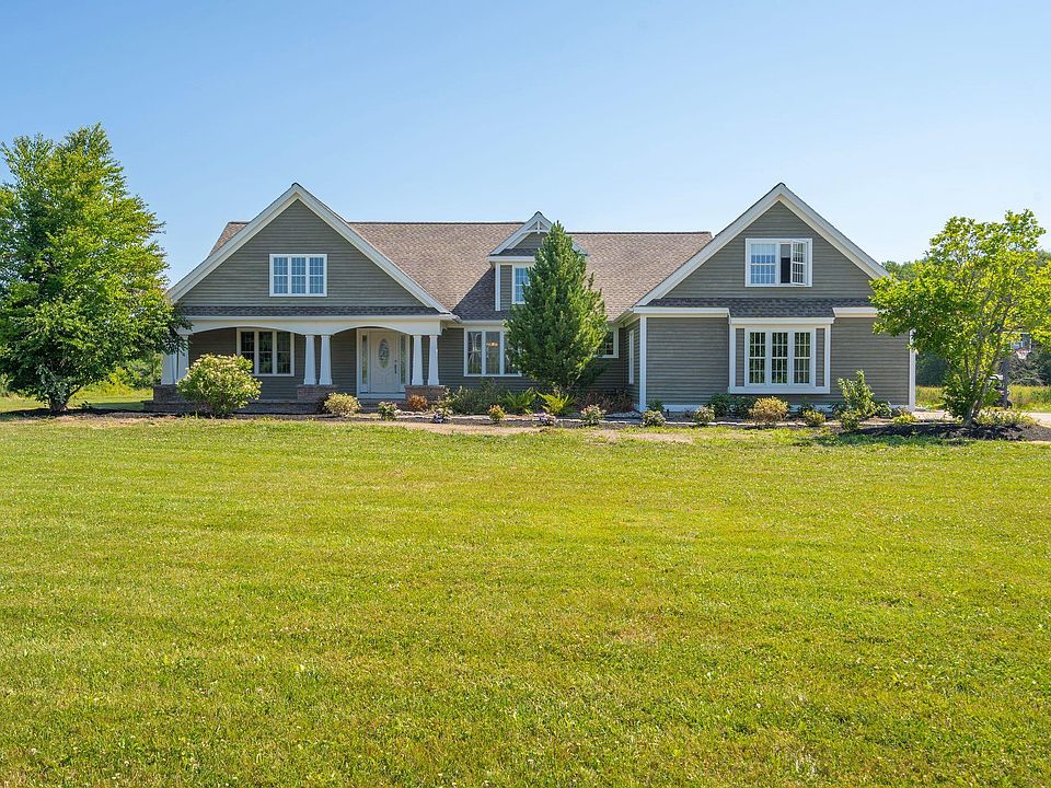 1st image of 8 Moxie Lane