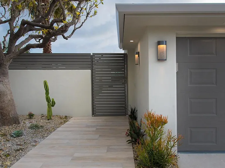 5680 Dolphin Pl — Photo 31