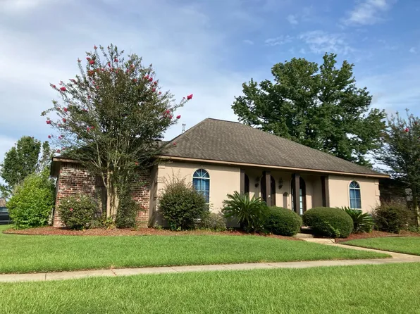 8392 Oakley Dr, Zachary, LA 70791