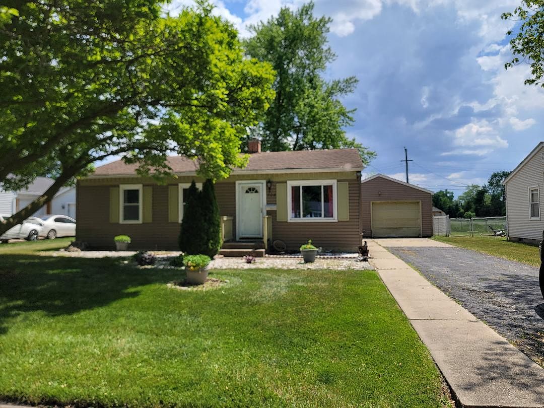 808 Robert St, Aurora, IL 60506 Zillow