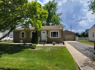 808 Robert St, Aurora, IL 60506