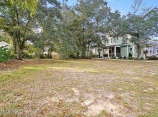 305 Fire Fly Lane SE, Southport, NC 28461