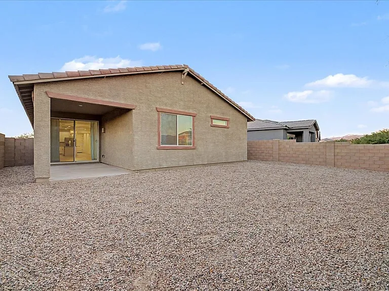 10315 W Robertson St — Photo 25