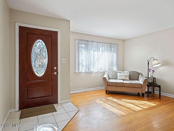 4th image of 44 Glynn Street