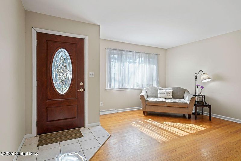 4th image of 44 Glynn Street