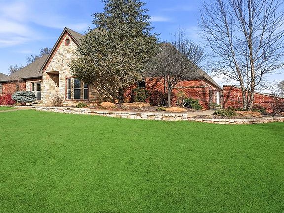 2nd image of 1601 W East Ave