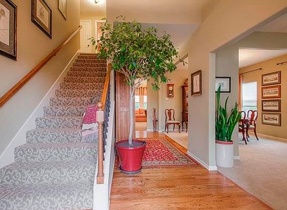 3rd image of 6716 N Gower Dr