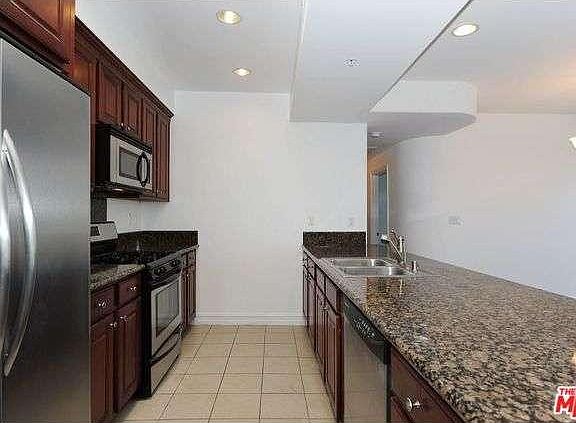 3rd image of 14242 Burbank Blvd APT 309