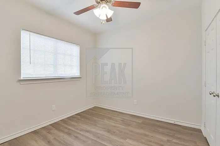 1806 Bessie St — Photo 15