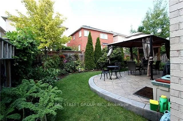 43 Larkmead Cres — Photo 16