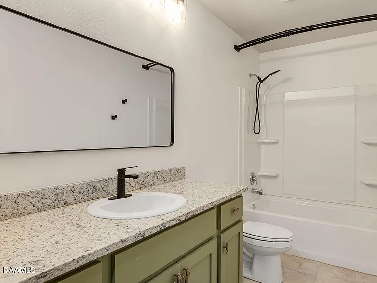 619 Griffiths Ct — Photo 22
