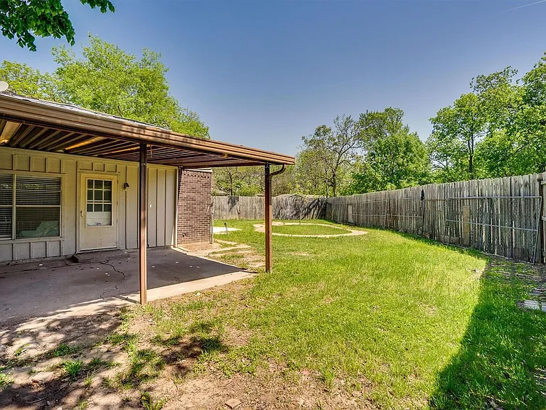 626 Arawe Cir W — Photo 26
