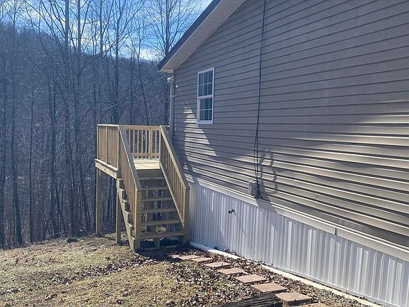 3rd image of 945 Pine Grove Rd