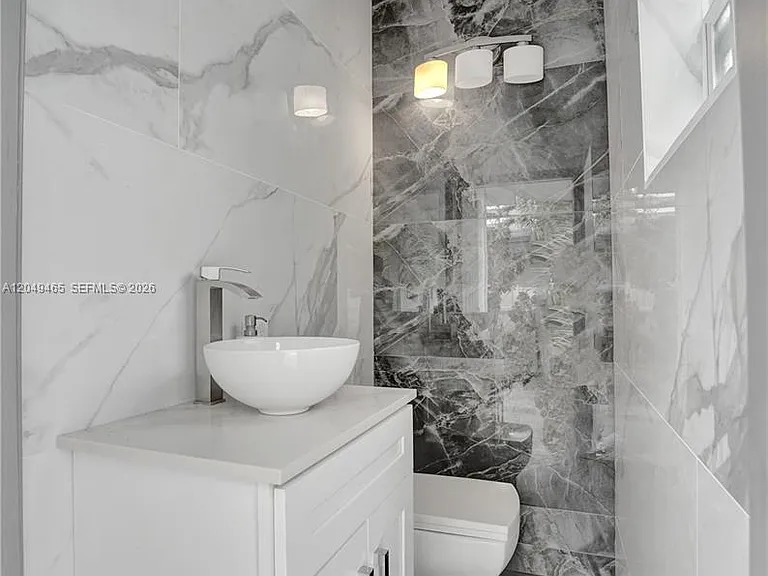 4541 SW 26th Ter — Photo 64
