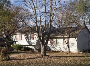 302 Van Buren St, Freeman, MO 64746