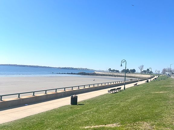 5th image of 77 Lynn Shore Dr #3