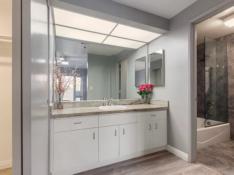620 State St #123 — Photo 25