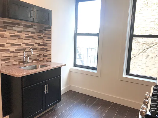 Rented by Capri Jet Realty Corp | media 14