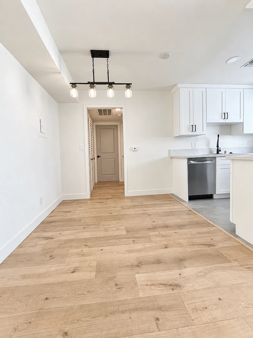 14423 Tiara Street — Photo 4