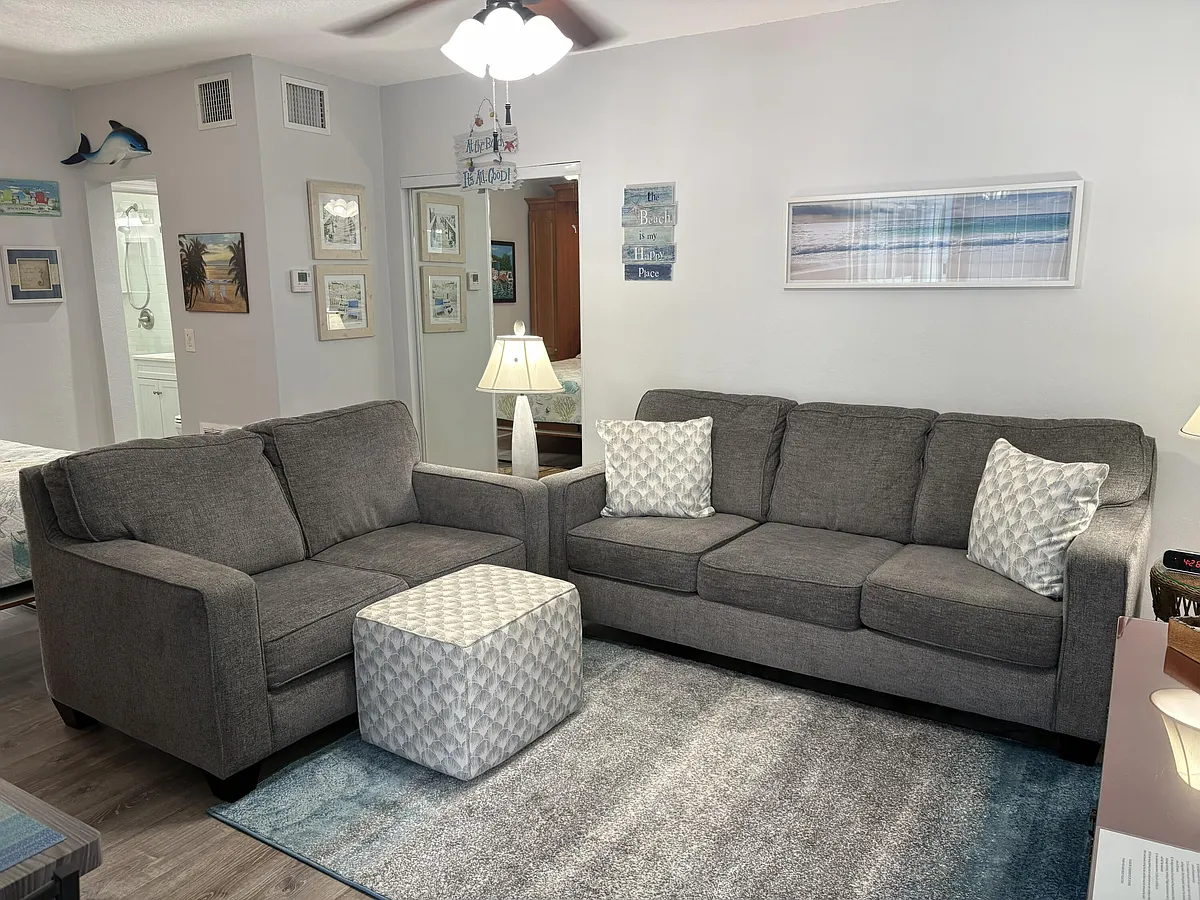Building Photo - 315 Van Buren St #203B