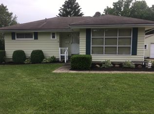 400 Patt Dr, Farrell, PA 16121