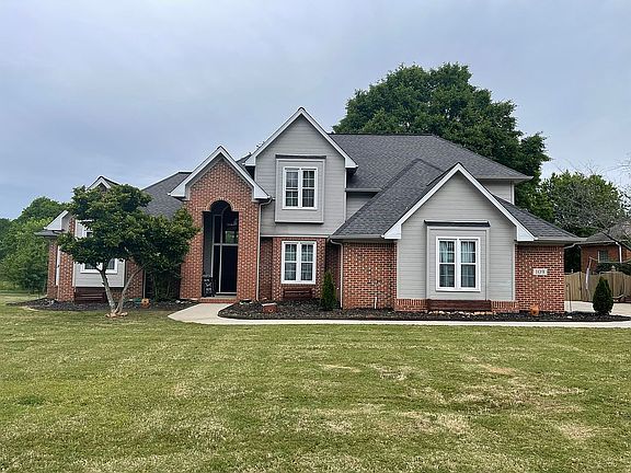 4th image of 109 Winding Brook Ln