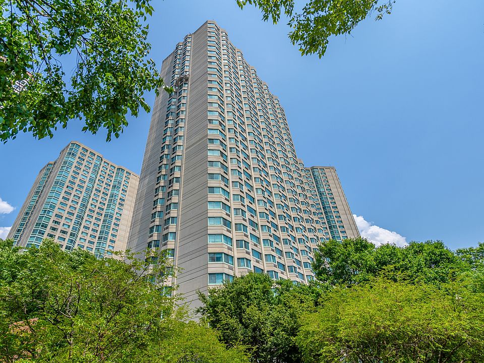 Riverside's stunning exterior right by the Hudson Riverfront Walkway