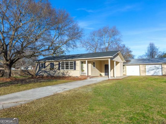 4 Pinecrest Dr NW, Rome, GA 30165