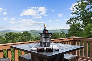 3rd image of 769 Voylestown Rd