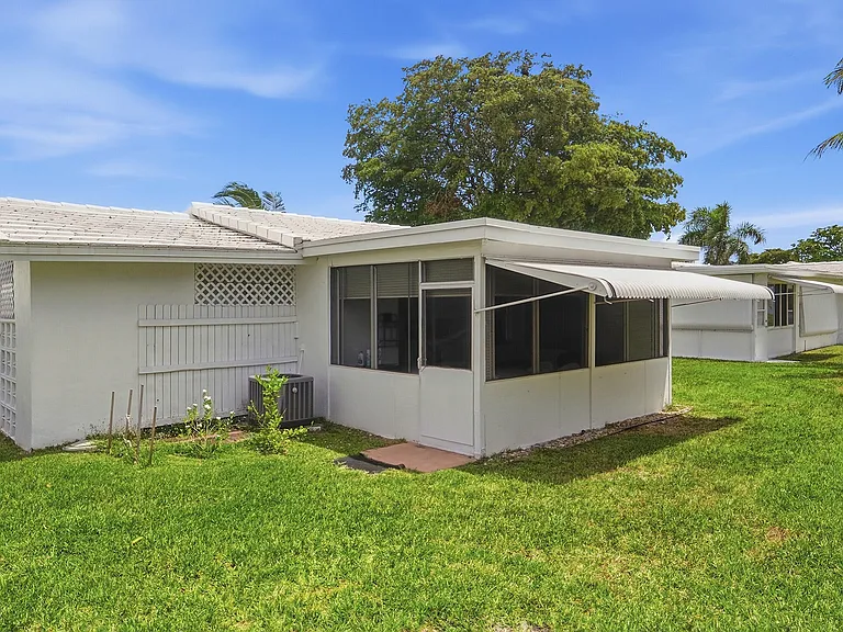 220 Leisure Blvd — Photo 13