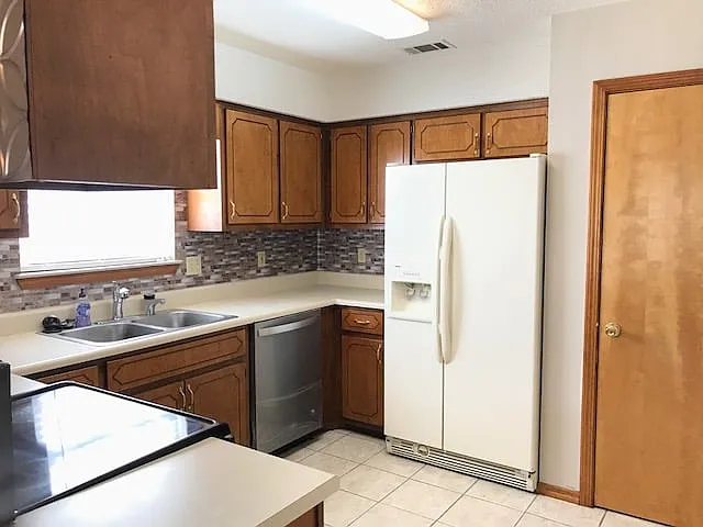 2986 Windsor Cir — Photo 5