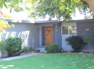 206 Mitchell Ave, Clovis, CA 93612