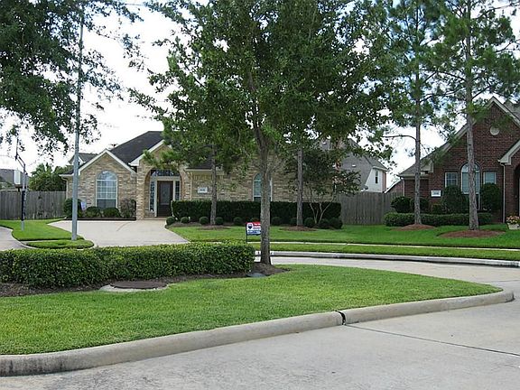 2nd image of 3122 Rainbow Ct