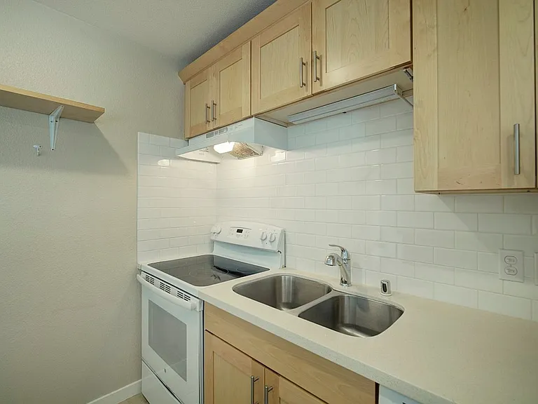 9840 NE 116th Street — Photo 24