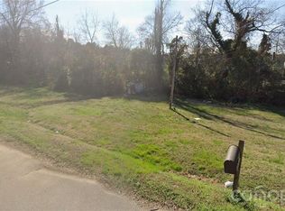 718 Hyde St, Lexington, NC 27292
