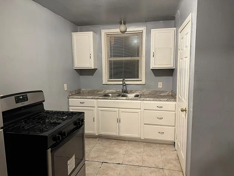 5566 Somerset Ave — Photo 6