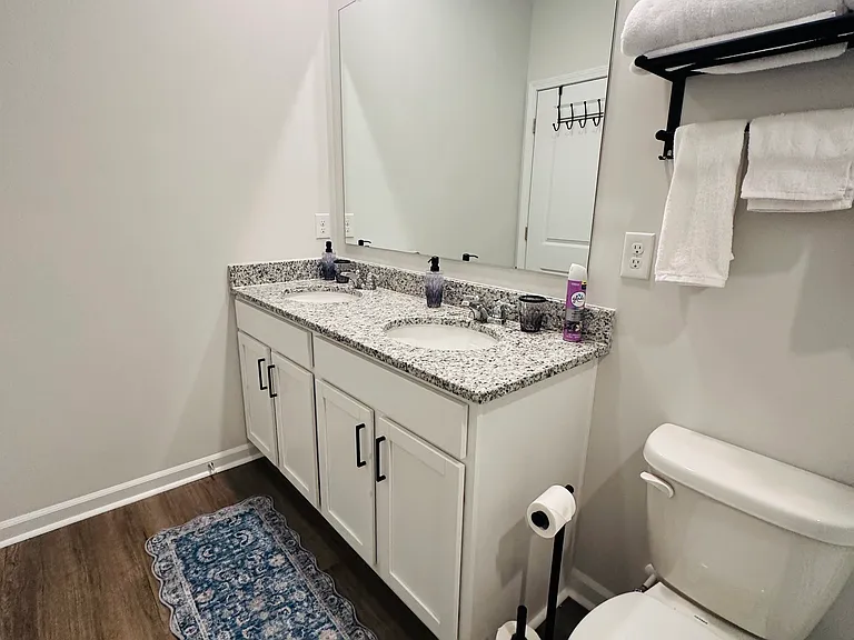 490 Whitby Ct — Photo 11