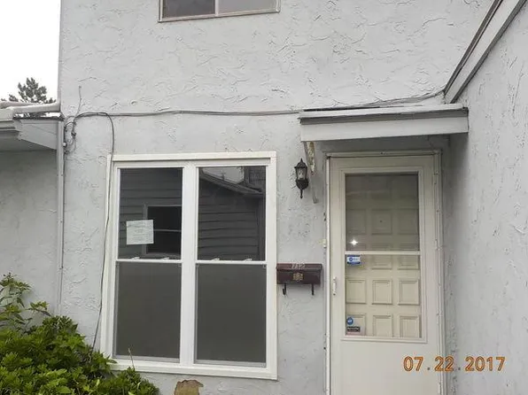 712 Cherry Hollow Rd, Columbus, OH 43228