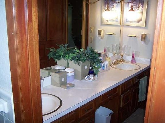 5th image of 7324 Woodbridge Dr