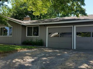 1163 N 3rd St, Central Pt, OR 97502