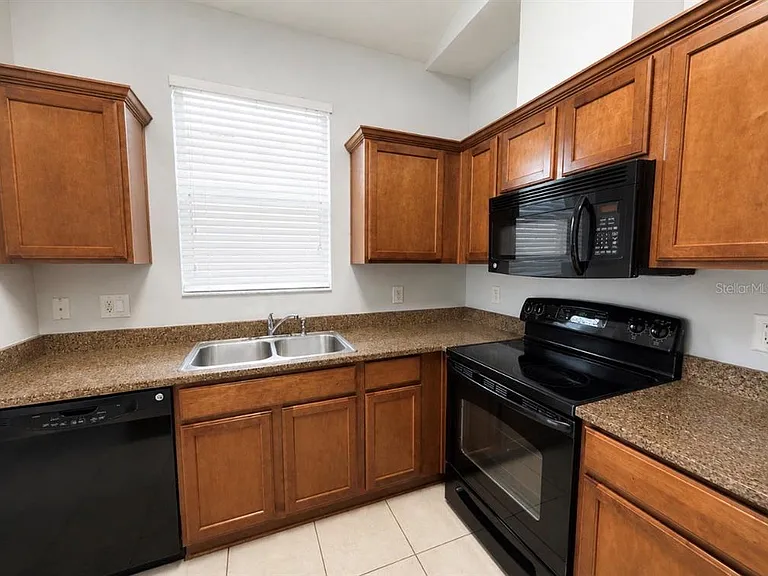 9630 Baton Rouge Ln — Photo 10
