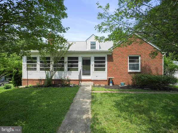 932 Mount Aetna Rd, Hagerstown, MD 21740