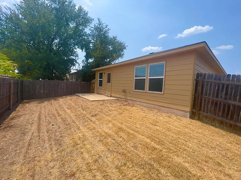 5813 Knoll Pines Pass — Photo 13