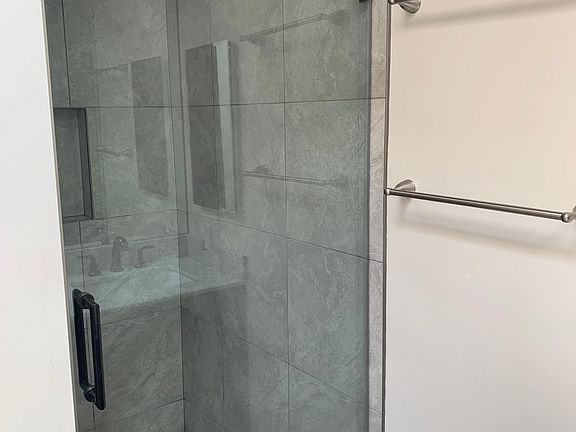 5th image of 700 39th Ave APT 402